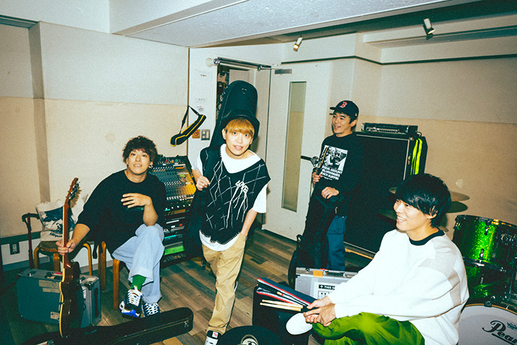 10-FEET × 04 Limited Sazabys